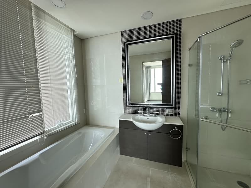 Watermark Chaophraya, Bangkok, Soi Charoennakorn 39-41, Charoennakorn Road, Bang Lam Phu Lang, Khlong San, Bangkok, 2 Bedrooms, 105 sqm, Condo For Sale, by Amarin Sitthidhoon, 500235693 - DDproperty.com