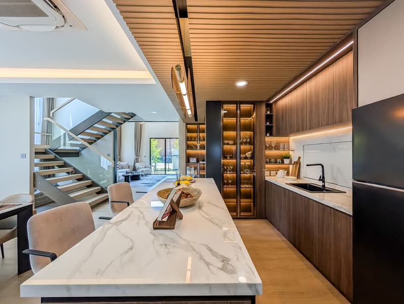 บ้านหรู พัทยาตะวันออก ขาย ที่ดินขนาดใหญ่ 3 ห้องนอน, ชลบุรี, บางละมุง, บางละมุง, ชลบุรี, 332 ตร.ม., บ้านเดี่ยว ขาย, โดย PLC real estate, 500235697 - DDproperty.com