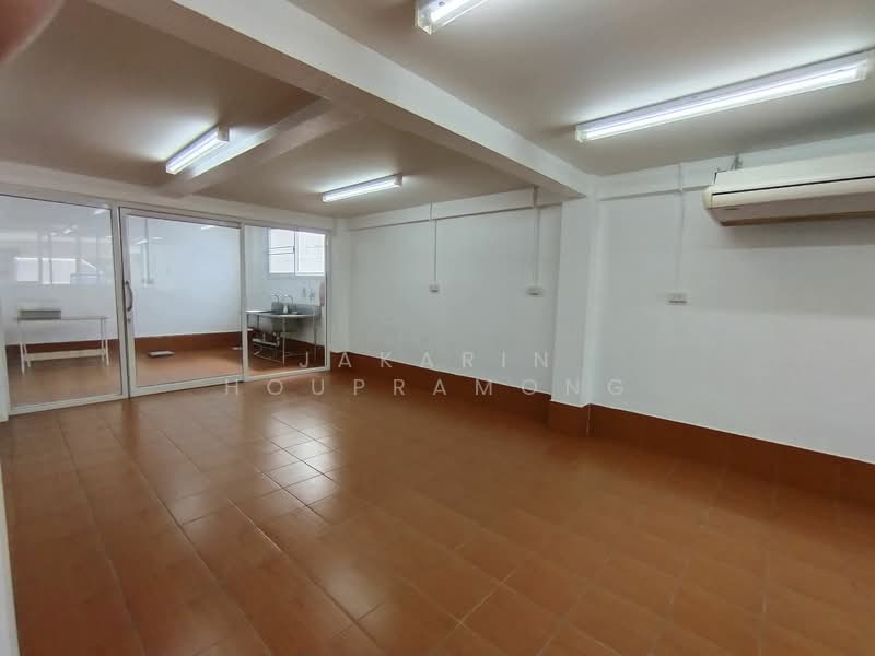 ให้เช่าโรงงาน ผลิตอาหาร ผลิตเครื่องสำอาง เพชรเกษม 69 หนองแขม กรุงเทพ, กรุงเทพ, หนองแขม, หนองแขม, กรุงเทพ, 210 ตร.ม., โกดัง-โรงงาน ให้เช่า, โดย Jakarin Houpramong, 500235699 - DDproperty.com