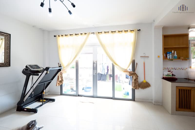 Home on Green Thanyathani, Pathum Thani, Villa Thanya Thani Village No. 5/221, Lat Sawai, Lam Luk Ka, Pathum Thani, 4 Bedrooms, 245 sqm, Single Detached House For Sale, by คุณเตชิต, 500235709 - DDproperty.com