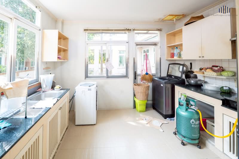 Home on Green Thanyathani, Pathum Thani, Villa Thanya Thani Village No. 5/221, Lat Sawai, Lam Luk Ka, Pathum Thani, 4 Bedrooms, 245 sqm, Single Detached House For Sale, by คุณเตชิต, 500235709 - DDproperty.com