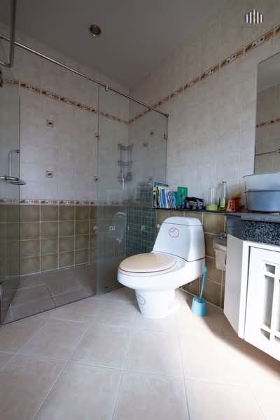 Home on Green Thanyathani, Pathum Thani, Villa Thanya Thani Village No. 5/221, Lat Sawai, Lam Luk Ka, Pathum Thani, 4 Bedrooms, 245 sqm, Single Detached House For Sale, by คุณเตชิต, 500235709 - DDproperty.com