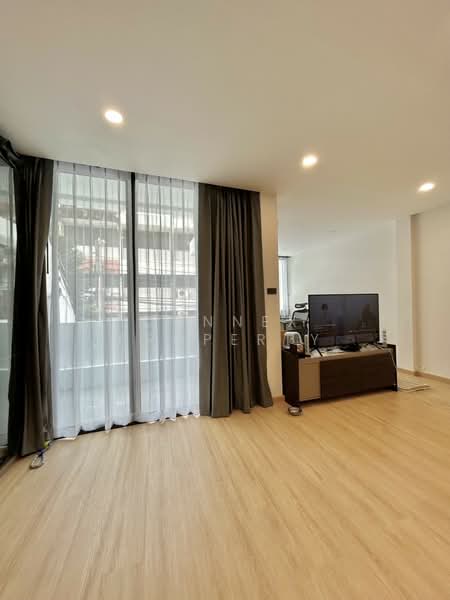 Townhouse in prime area, Soi Sathorn 21, Bangkok, -, Yan Nawa, Sathon, Bangkok, 6 Bedrooms, 320 sqm, Townhouse For Sale, by Connex Property, 500235736 - DDproperty.com