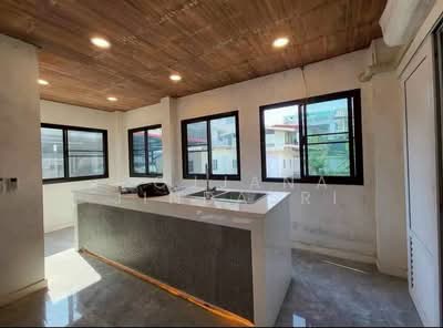 ขาย - บ้าน 6-ห้องนอน, กรุงเทพ