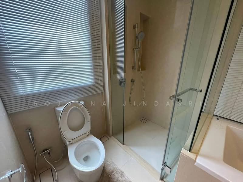 The Esse Asoke, Bangkok, 333 Soi Sukhumvit 21, Sukhumvit Road, Khlongtoei Nua, Watthana, Bangkok, 2 Bedrooms, 74 sqm, Condo For Sale, by Rojjana Jindasri, 500235752 - DDproperty.com