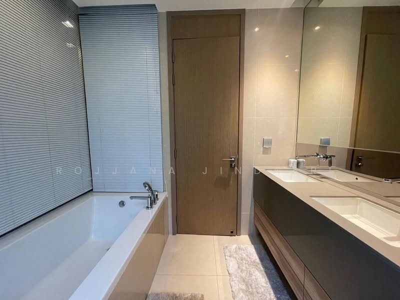The Esse Asoke, Bangkok, 333 Soi Sukhumvit 21, Sukhumvit Road, Khlongtoei Nua, Watthana, Bangkok, 2 Bedrooms, 74 sqm, Condo For Sale, by Rojjana Jindasri, 500235752 - DDproperty.com