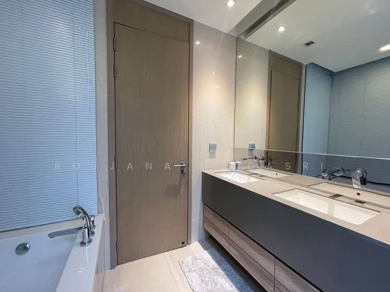 The Esse Asoke, Bangkok, 333 Soi Sukhumvit 21, Sukhumvit Road, Khlongtoei Nua, Watthana, Bangkok, 2 Bedrooms, 74 sqm, Condo For Sale, by Rojjana Jindasri, 500235752 - DDproperty.com