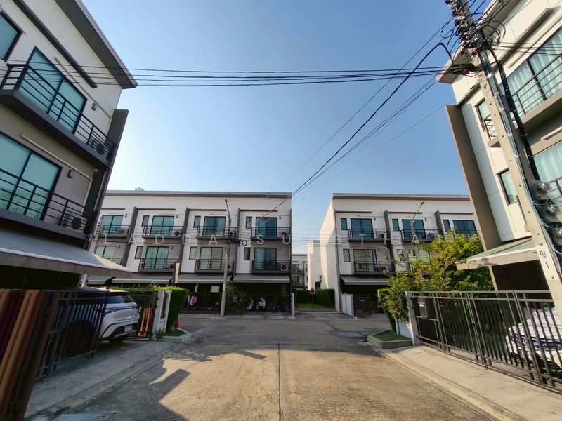 Baan Klang Muang Pinklao - Charan : บ้านกลางเมือง ปิ่นเกล้า - จรัญฯ, กรุงเทพ, ถนนเลียบทางด่วนศรีรัช-วงแหวนรอบนอก, บางอ้อ, บางพลัด, กรุงเทพ, 145 ตร.ม., ทาวน์เฮ้าส์ ขาย, โดย Ladda Suebthai, 500235817 - DDproperty.com