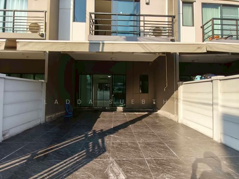 Baan Klang Muang Pinklao - Charan : บ้านกลางเมือง ปิ่นเกล้า - จรัญฯ, กรุงเทพ, ถนนเลียบทางด่วนศรีรัช-วงแหวนรอบนอก, บางอ้อ, บางพลัด, กรุงเทพ, 145 ตร.ม., ทาวน์เฮ้าส์ ขาย, โดย Ladda Suebthai, 500235817 - DDproperty.com