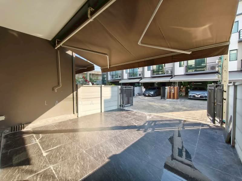 Baan Klang Muang Pinklao - Charan, Bangkok, along the expressway Si Rat  Road-Outer Ring Road, Bang O, Bang Phlat, Bangkok, 3 Bedrooms, 145 sqm, Townhouse For Sale, by Ladda Suebthai, 500235817 - DDproperty.com