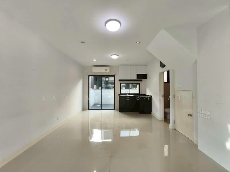 Baan Klang Muang Pinklao - Charan : บ้านกลางเมือง ปิ่นเกล้า - จรัญฯ, กรุงเทพ, ถนนเลียบทางด่วนศรีรัช-วงแหวนรอบนอก, บางอ้อ, บางพลัด, กรุงเทพ, 145 ตร.ม., ทาวน์เฮ้าส์ ขาย, โดย Ladda Suebthai, 500235817 - DDproperty.com