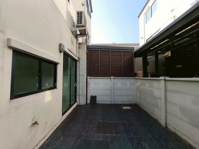 Baan Klang Muang Pinklao - Charan, Bangkok, along the expressway Si Rat  Road-Outer Ring Road, Bang O, Bang Phlat, Bangkok, 3 Bedrooms, 145 sqm, Townhouse For Sale, by Ladda Suebthai, 500235817 - DDproperty.com