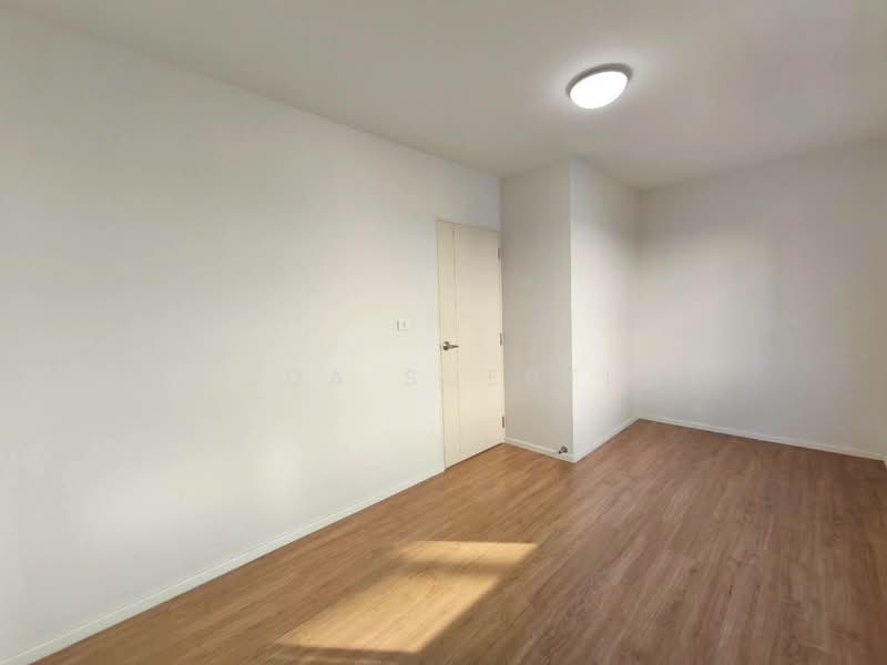 Baan Klang Muang Pinklao - Charan, Bangkok, along the expressway Si Rat  Road-Outer Ring Road, Bang O, Bang Phlat, Bangkok, 3 Bedrooms, 145 sqm, Townhouse For Sale, by Ladda Suebthai, 500235817 - DDproperty.com