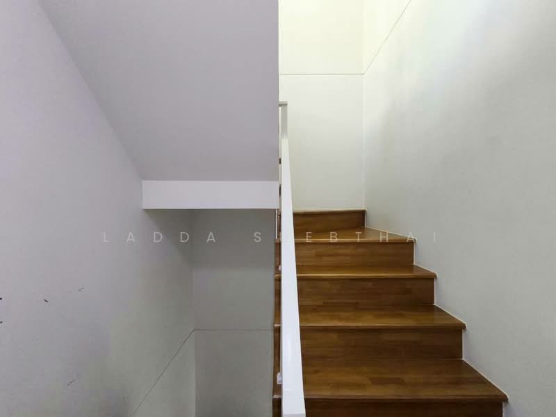 Baan Klang Muang Pinklao - Charan, Bangkok, along the expressway Si Rat  Road-Outer Ring Road, Bang O, Bang Phlat, Bangkok, 3 Bedrooms, 145 sqm, Townhouse For Sale, by Ladda Suebthai, 500235817 - DDproperty.com