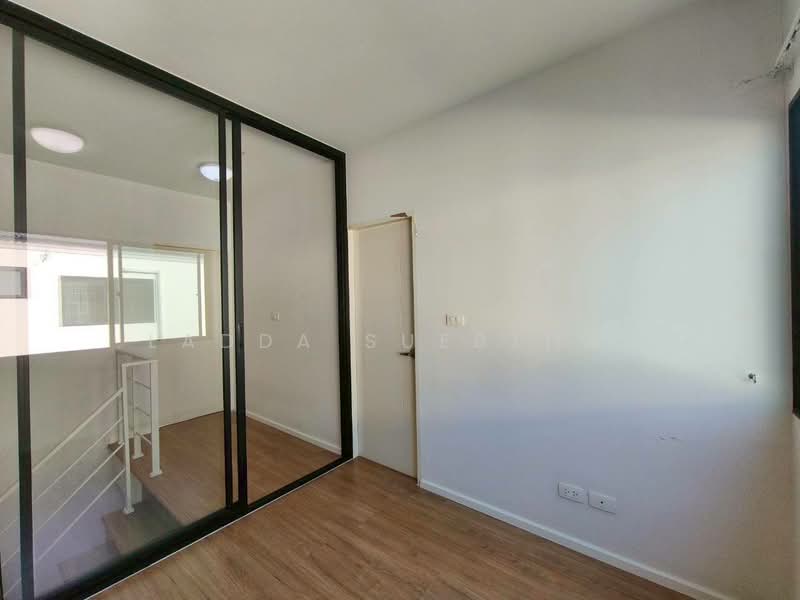 Baan Klang Muang Pinklao - Charan, Bangkok, along the expressway Si Rat  Road-Outer Ring Road, Bang O, Bang Phlat, Bangkok, 3 Bedrooms, 145 sqm, Townhouse For Sale, by Ladda Suebthai, 500235817 - DDproperty.com