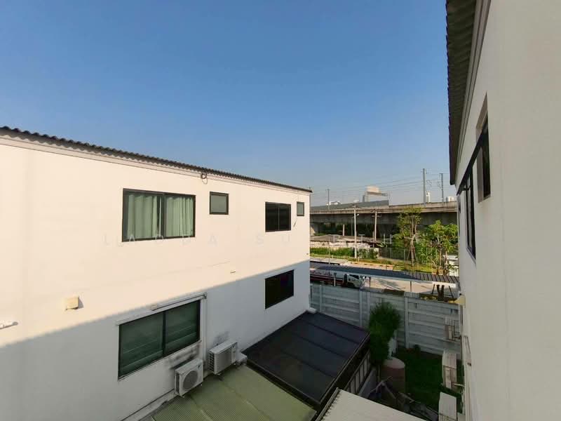 Baan Klang Muang Pinklao - Charan, Bangkok, along the expressway Si Rat  Road-Outer Ring Road, Bang O, Bang Phlat, Bangkok, 3 Bedrooms, 145 sqm, Townhouse For Sale, by Ladda Suebthai, 500235817 - DDproperty.com