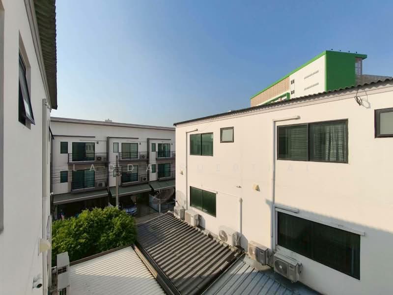 Baan Klang Muang Pinklao - Charan, Bangkok, along the expressway Si Rat  Road-Outer Ring Road, Bang O, Bang Phlat, Bangkok, 3 Bedrooms, 145 sqm, Townhouse For Sale, by Ladda Suebthai, 500235817 - DDproperty.com