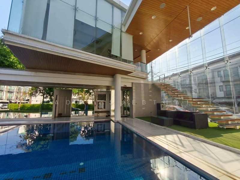 Baan Klang Muang Pinklao - Charan, Bangkok, along the expressway Si Rat  Road-Outer Ring Road, Bang O, Bang Phlat, Bangkok, 3 Bedrooms, 145 sqm, Townhouse For Sale, by Ladda Suebthai, 500235817 - DDproperty.com
