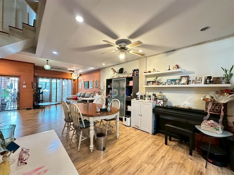 บ้านสวนธน พาร์ค แกลเลอรี่ รัตนาธิเบศร์ (Baan Suanthon Park Gallery Rattanathibet), Nonthaburi, ถนนรัตนาธิเบศร์, Bang Kra So, Muang Nonthaburi, Nonthaburi, 4 Bedrooms, 150 sqm, Townhouse For Sale, by คุณ ภัทรดนัย ผลมะเฟือง (ล็อต), 500235831 - DDproperty.com