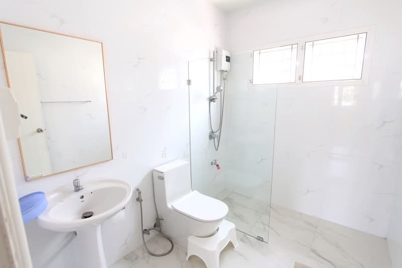 Baan Fah Piyarom - Lumlukka Klong 6, Pathum Thani, Lam Luk Ka Road, Khlong 6 (Exit), Bung Kham Proi, Lam Luk Ka, Pathum Thani, 3 Bedrooms, 127 sqm, Single Detached House For Sale, by อภิชัย ลิ้มไชยโรจน์, 500235878 - DDproperty.com