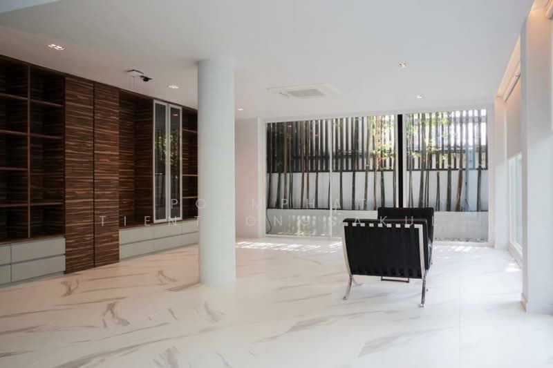 Prompak Gardens Condominium, Bangkok, Sukhumvit, Khlongtoei Nua, Watthana, Bangkok, 3 Bedrooms, 650 sqm, Condo For Sale, by Poomphat Tienthongsakul, 500235940 - DDproperty.com