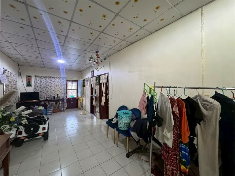 บ้านเดี่ยว 1 ชั้น 80 ตร.ว. หมู่บ้านร่มไทร4 ซอยวัดราษฎร์นิยม, Nonthaburi, ถนนบางบัวทอง-สุพรรณบุรี, Rat Niyom, Sai Noi, Nonthaburi, 2 Bedrooms, 300 sqm, Single Detached House For Sale, by คุณ ผ่องใส เปาะทอง (อัญ), 500236023 - DDproperty.com