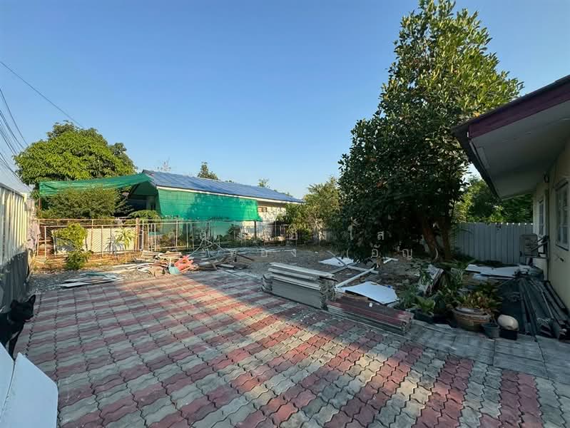 บ้านเดี่ยว 1 ชั้น 80 ตร.ว. หมู่บ้านร่มไทร4 ซอยวัดราษฎร์นิยม, Nonthaburi, ถนนบางบัวทอง-สุพรรณบุรี, Rat Niyom, Sai Noi, Nonthaburi, 2 Bedrooms, 300 sqm, Single Detached House For Sale, by คุณ ผ่องใส เปาะทอง (อัญ), 500236023 - DDproperty.com