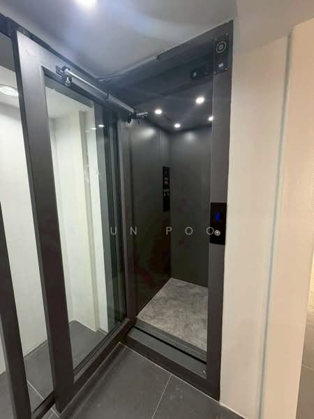 For Sale: Renovated 4.5-Storey House with Private Elevator in Punnawithi Area (SPSSR163), Bangkok, สุขุมวิท101, Bang Chak, Phra Khanong, Bangkok, 4 Bedrooms, 104 sqm, Single Detached House For Sale, by Khun Poon, 500236031 - DDproperty.com