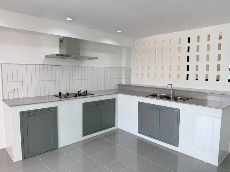 For Sale: Renovated 4.5-Storey House with Private Elevator in Punnawithi Area (SPSSR163), Bangkok, สุขุมวิท101, Bang Chak, Phra Khanong, Bangkok, 4 Bedrooms, 104 sqm, Single Detached House For Sale, by Khun Poon, 500236031 - DDproperty.com