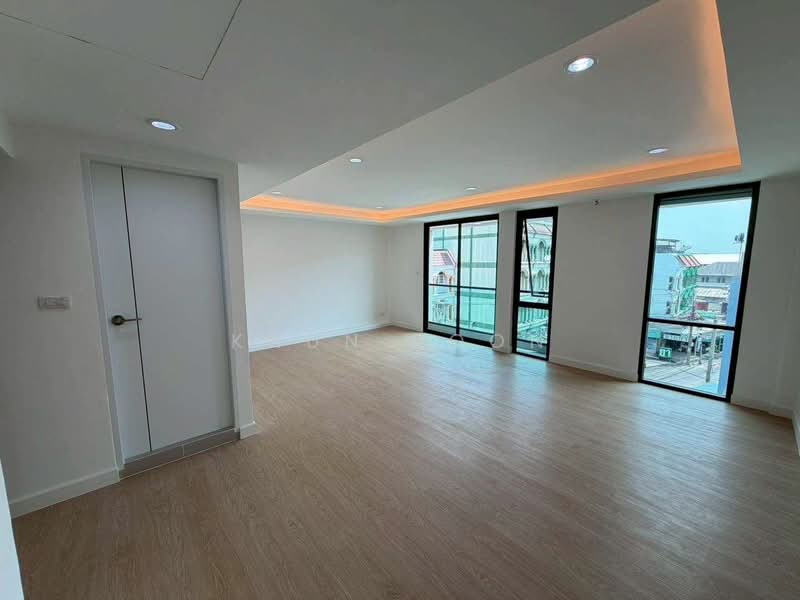 For Sale: Renovated 4.5-Storey House with Private Elevator in Punnawithi Area (SPSSR163), Bangkok, สุขุมวิท101, Bang Chak, Phra Khanong, Bangkok, 4 Bedrooms, 104 sqm, Single Detached House For Sale, by Khun Poon, 500236031 - DDproperty.com