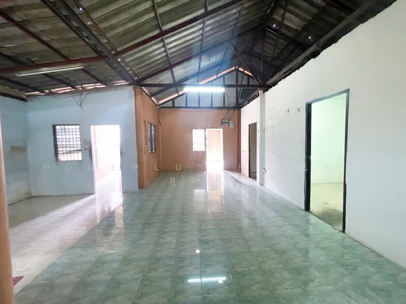 ทาวน์เฮ้าส์ เคหะชุมชนฉลองกรุง โซน 6 ซอย สังฆประชา, Bangkok, Lam Phak Chi, Nong Chok, Bangkok, 4 Bedrooms, 162 sqm, Townhouse For Sale, by HOMEPLUS REALTY - คุณมิรา, 500236032 - DDproperty.com