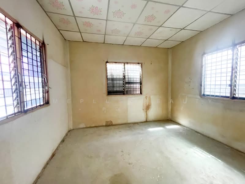 ทาวน์เฮ้าส์ เคหะชุมชนฉลองกรุง โซน 6 ซอย สังฆประชา, Bangkok, Lam Phak Chi, Nong Chok, Bangkok, 4 Bedrooms, 162 sqm, Townhouse For Sale, by HOMEPLUS REALTY - คุณมิรา, 500236032 - DDproperty.com