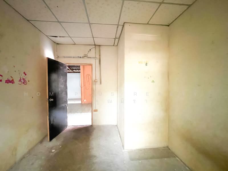 ทาวน์เฮ้าส์ เคหะชุมชนฉลองกรุง โซน 6 ซอย สังฆประชา, Bangkok, Lam Phak Chi, Nong Chok, Bangkok, 4 Bedrooms, 162 sqm, Townhouse For Sale, by HOMEPLUS REALTY - คุณมิรา, 500236032 - DDproperty.com