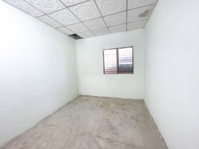 ทาวน์เฮ้าส์ เคหะชุมชนฉลองกรุง โซน 6 ซอย สังฆประชา, Bangkok, Lam Phak Chi, Nong Chok, Bangkok, 4 Bedrooms, 162 sqm, Townhouse For Sale, by HOMEPLUS REALTY - คุณมิรา, 500236032 - DDproperty.com