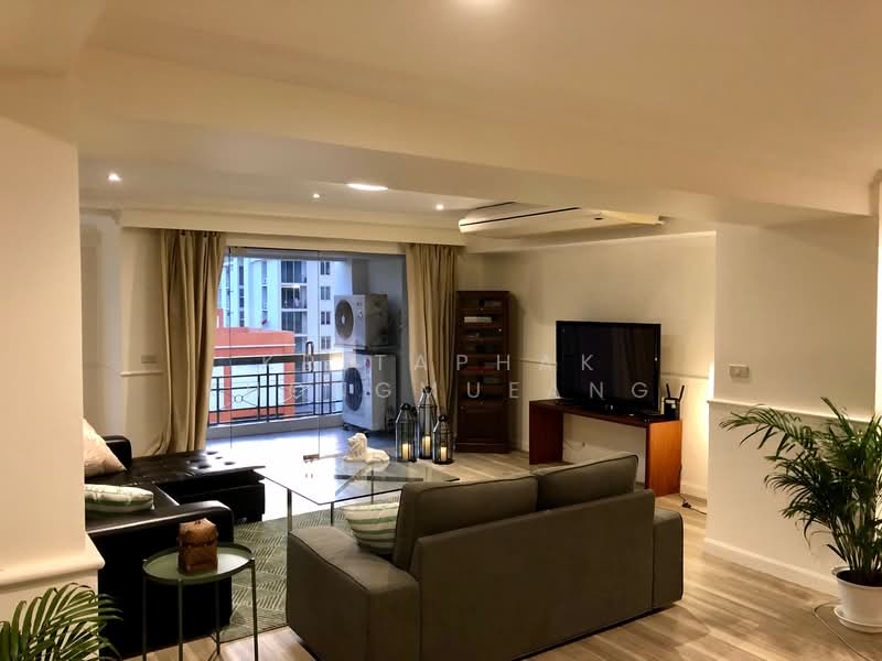 Royal Castle Sukhumvit, Bangkok, 30 Soi Sukhumvit 39, Khlongtoei Nua, Watthana, Bangkok, 3 Bedrooms, 225 sqm, Condo For Sale, by Kritaphak Khongmueang, 500236097 - DDproperty.com