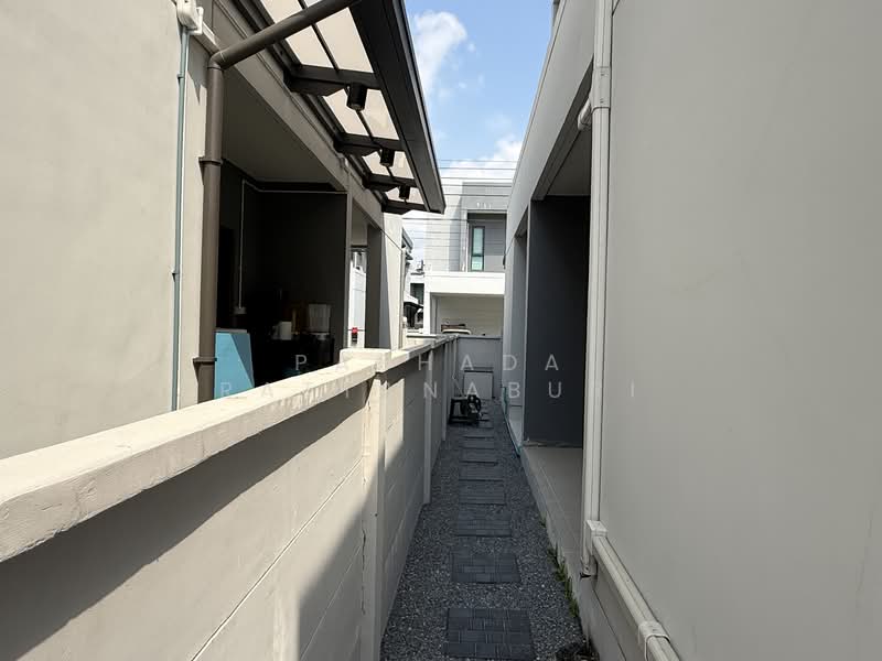 Centro Bangna : เซนโทร บางนา, สมุทรปราการ, 111 ซอย3, บางแก้ว, บางพลี, สมุทรปราการ, 260 ตร.ม., บ้านเดี่ยว ขาย, โดย Paphada Rattanaburi, 500236107 - DDproperty.com