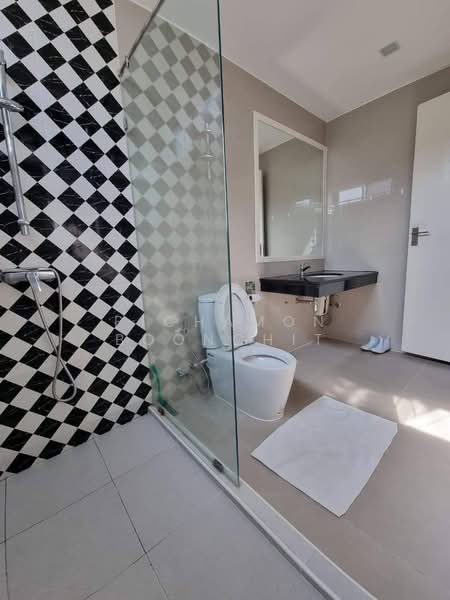 IDEO Blucove Sukhumvit, Bangkok, 2952 Sukhumvit Road, Bang Na, Bang Na, Bangkok, 2 Bedrooms, 61 sqm, Condo For Sale, by Pichamon Boonchit, 500236108 - DDproperty.com