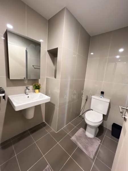 The Base Phetchaburi-Thonglor, Bangkok, Phetchaburi Rd, Bang Kapi, Huai Khwang, Bangkok, 1 Bedroom, 30 sqm, Condo For Rent, by Praewpakar Soontawong, 500236150 - DDproperty.com