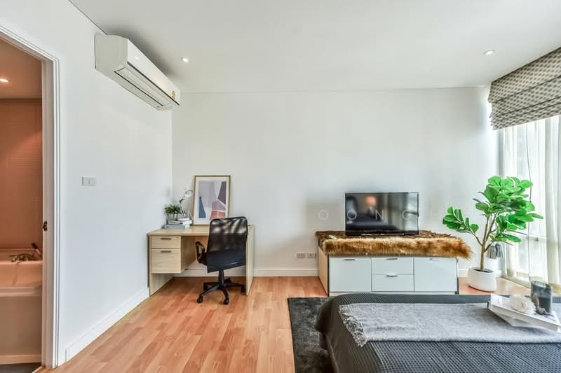 Fullerton Sukhumvit, Bangkok, Sukhumvit Road, Khlong Tan Nua, Watthana, Bangkok, 2 Bedrooms, 96 sqm, Condo For Sale, by Pichamon Boonchit, 500236199 - DDproperty.com