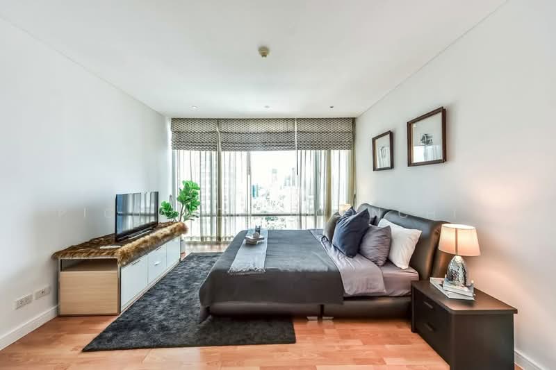 Fullerton Sukhumvit, Bangkok, Sukhumvit Road, Khlong Tan Nua, Watthana, Bangkok, 2 Bedrooms, 96 sqm, Condo For Sale, by Pichamon Boonchit, 500236199 - DDproperty.com