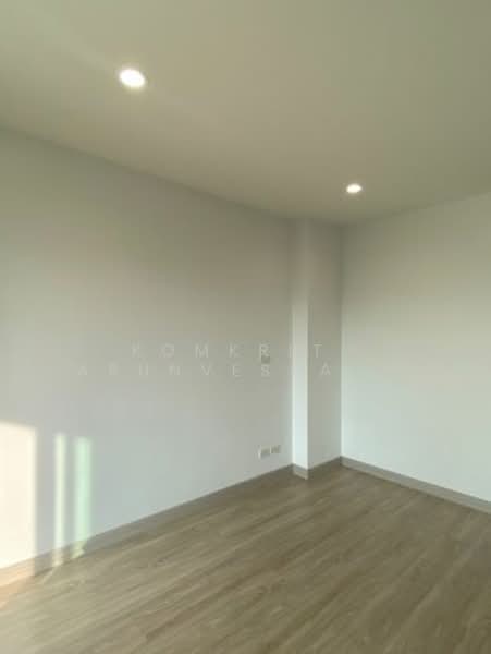Noble Solo, Bangkok, 988 Thong Lo, Khlong Tan Nua, Watthana, Bangkok, 1 Bedroom, 34 sqm, Condo For Sale, by Komkrit  Arunvessased , 500236212 - DDproperty.com