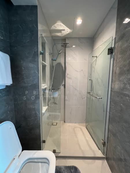 Lloyd Soonvijai-Thonglor, Bangkok, Soi Phetchaburi 47, Phetchaburi Road, Bang Kapi, Huai Khwang, Bangkok, 1 Bedroom, 28 sqm, Condo For Rent, by Praewpakar Soontawong, 500236236 - DDproperty.com