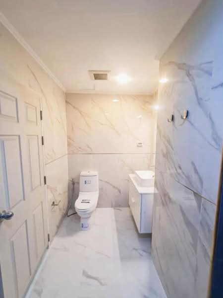 Life @ Ratchada, Bangkok, 36 Soi Lat Phrao 36, Chan Kasem, Chatuchak, Bangkok, 2 Bedrooms, 76 sqm, Condo For Sale, by Komkrit  Arunvessased , 500236251 - DDproperty.com