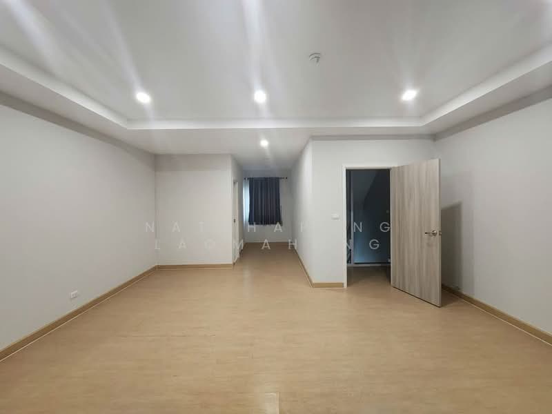For Rent - 3-BR Townhouse, Bangkok