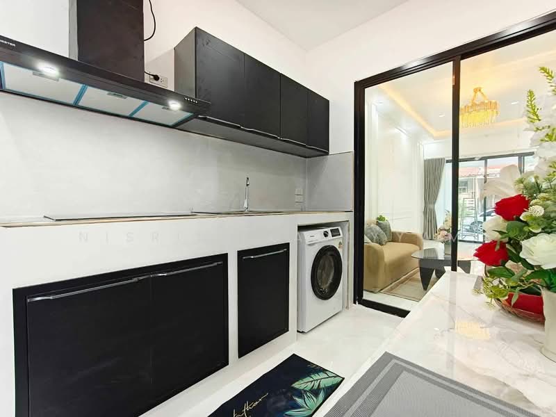2-BR Townhouse, Chon Buri (Pattaya), Nong Pru, Bang Lamung (Pattaya), Chon Buri (Pattaya), 2 Bedrooms, 96 sqm, Townhouse For Sale, by Nisrine Kadeyyam, 500236321 - DDproperty.com