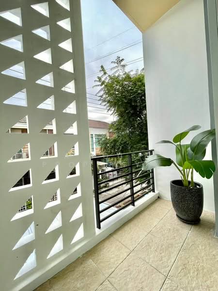 หมู่บ้านเดอะเซ็นทรัล 2 : The Central 2 ศรีราชา, Chon Buri (Pattaya), Surasak, Si Racha, Chon Buri (Pattaya), 3 Bedrooms, 87 sqm, Townhouse For Sale, by A House Property Co.,Ltd., 500236370 - DDproperty.com