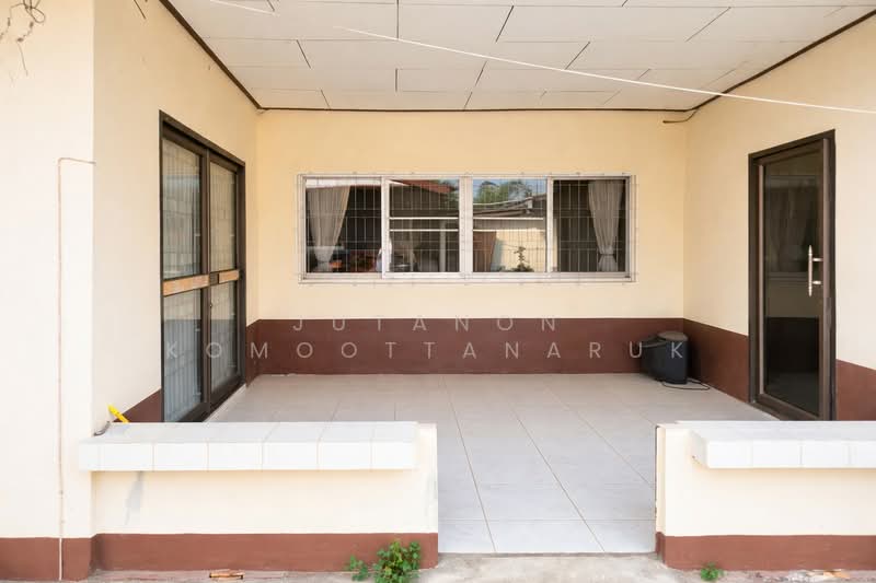 ขาย - ขายบ้านพร้อมที่ดิน อ.เชียงคำ พะเยา พื้นที่กว้าง พร้อมโกดัง บนพื้นที่ 278 ตร.วา เหมาะทำธุรกิจ / อาคาร, พะเยา