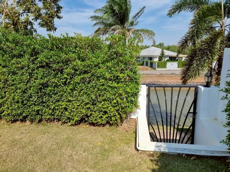 The Village Housing Estate by Horseshoe Point, Chon Buri (Pattaya), Toongklom-Huaytanoo Road, Nong Pru, Bang Lamung (Pattaya), Chon Buri (Pattaya), 4 Bedrooms, 550 sqm, Single Detached House For Sale, by Nisrine Kadeyyam, 500236389 - DDproperty.com