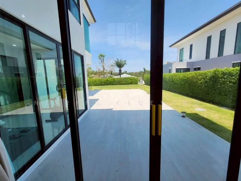 The Village Housing Estate by Horseshoe Point, Chon Buri (Pattaya), Toongklom-Huaytanoo Road, Nong Pru, Bang Lamung (Pattaya), Chon Buri (Pattaya), 4 Bedrooms, 550 sqm, Single Detached House For Sale, by Nisrine Kadeyyam, 500236389 - DDproperty.com