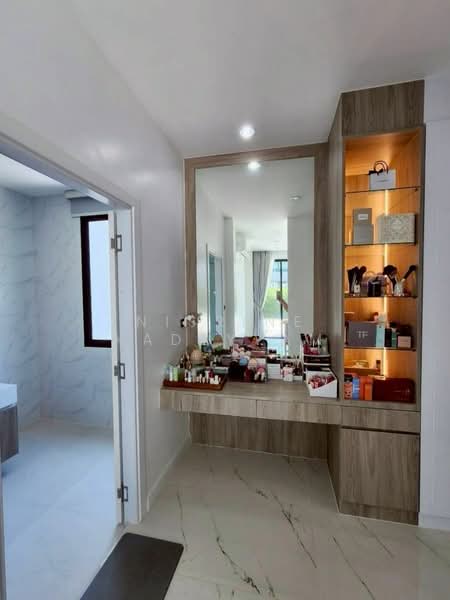 The Village Housing Estate by Horseshoe Point, Chon Buri (Pattaya), Toongklom-Huaytanoo Road, Nong Pru, Bang Lamung (Pattaya), Chon Buri (Pattaya), 4 Bedrooms, 550 sqm, Single Detached House For Sale, by Nisrine Kadeyyam, 500236389 - DDproperty.com